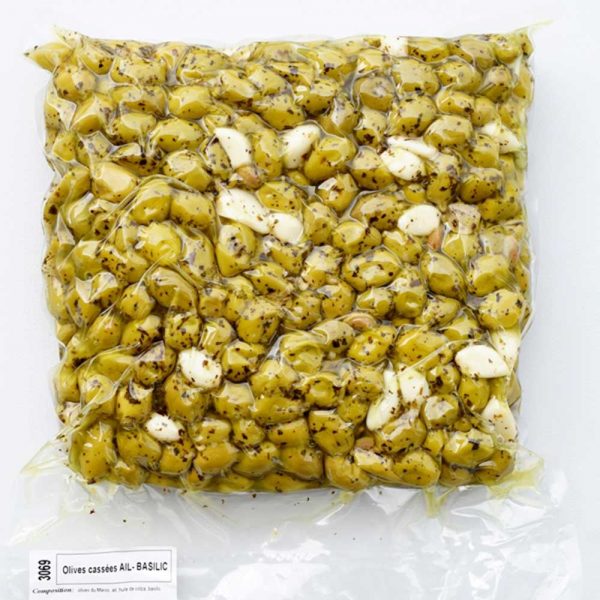 Olives cassées AIL BASILIC en poche PROSAVEURS de 2.5kg - TERRIA - Grossiste alimentaire, Importateur, Fabricant d'olives, tapenade, fruits secs et épices