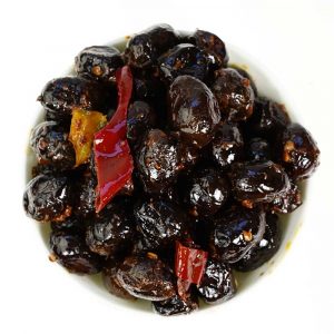 Olives noires façon grecques pimentées - TERRIA - Grossiste alimentaire, Importateur, Fabricant d'olives, tapenade, fruits secs et épices